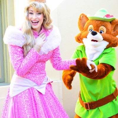 シンデレラとジャレているロビンフッド