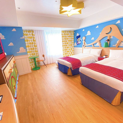 アンディの部屋をイメージしているおもちゃ箱のような客室