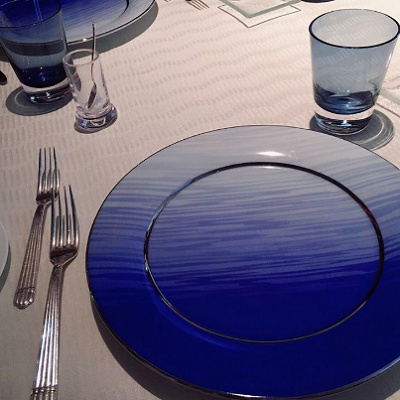 着席した瞬間の光景