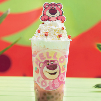 上海ディズニートイストーリーランド：ロッツォのいちごスラッシュ