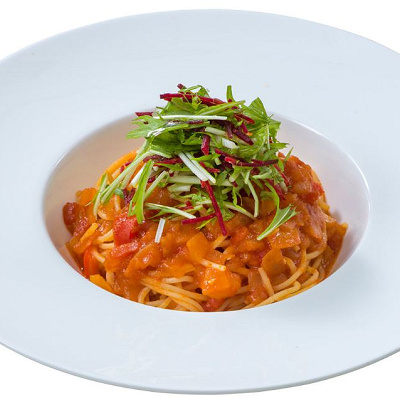 スパゲッティーニ、野菜のトマトソース