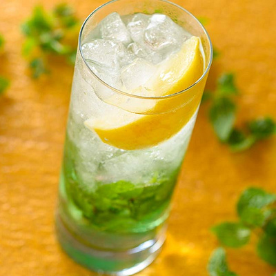 スパークリングゼリードリンク（トニックウォーター、ライム、ミント）