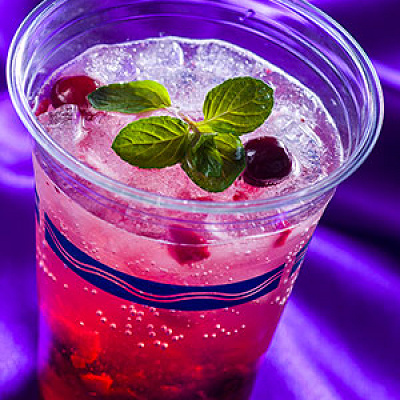 スパークリングミックスベリーカクテル