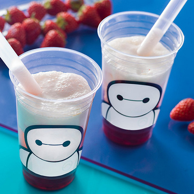 スパークリングタピオカティー（チーズクリーム＆ベリー）、スーベニアスリーブ付き