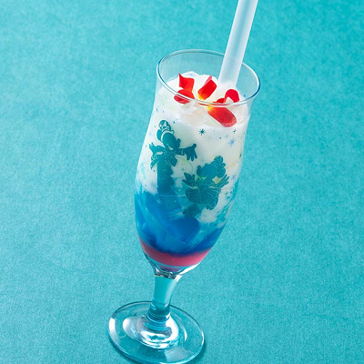 スペシャルドリンク（ヨーグルト、ブルーゼリー、サクラシロップ）、コレクタブルグラス付き