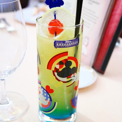 コレクタブルグラスつきのスペシャルノンアルコール