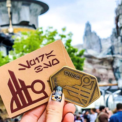 「スター・ウォーズ：ギャラクシーズ・エッジ」限定ディズニーギフトカード（Spira硬貨）