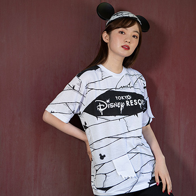 Tシャツ（M/L） 各2,800円／ミッキーのイヤーハット 2,000円