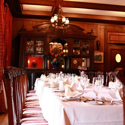 レストランのキャストもホスピタリティ抜群