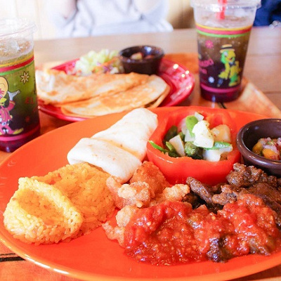 ドナルドモチーフのメニューがかわいい