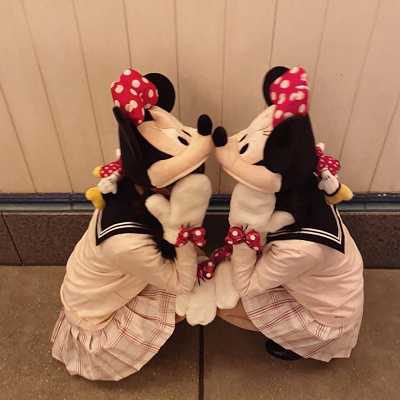 内緒ばなしは二人の秘密！！なミニーちゃん