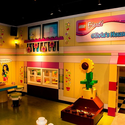 ミニフィグで自由に遊べるコーナーもあります！