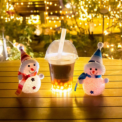 イルミネーションをモチーフにしたフードも！
