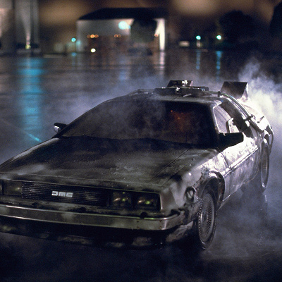 タイムマシン「デロリアン」