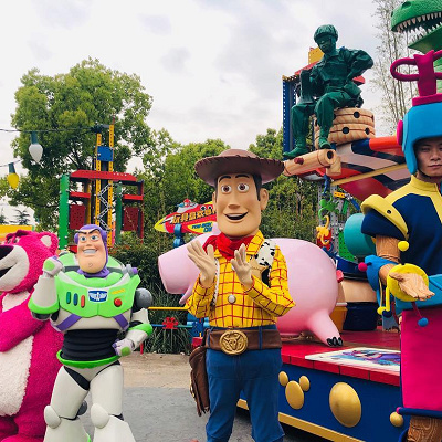 いろんなキャラクターが応援してくれます