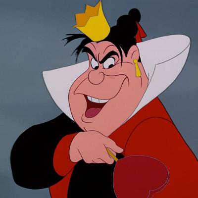 ハートの女王がクリケットをする際にボールとして使用した動物は何？