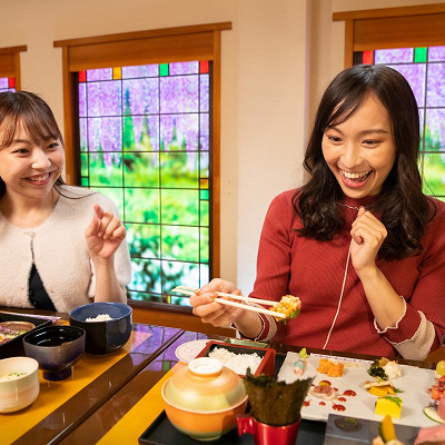 藤の花の食事処