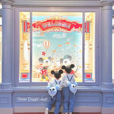 ワールドバザールのショーウィンドウ