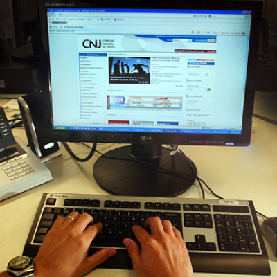 オンラインなら簡単に限定カードを購入可能です！