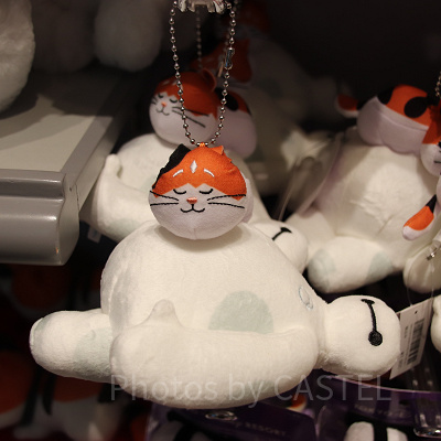 13ベイマックスとモチのぬいぐるみバッジ