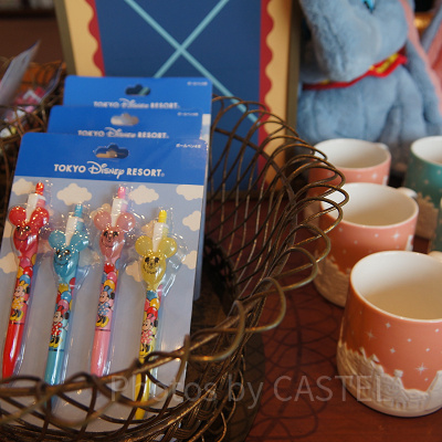 開園当時のバルーンを復刻させたデザイン