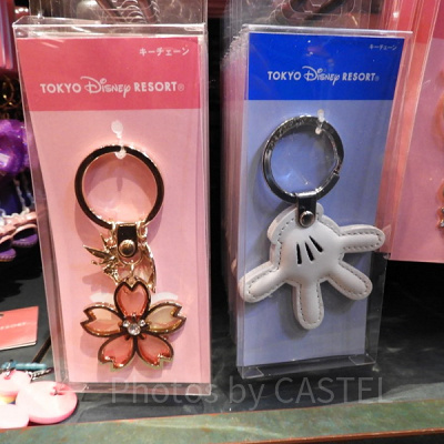 フェミニンなキーホルダー？それともシンプルなキーホルダーにする？