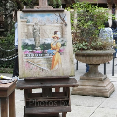 Ｑラインの真ん中で不自然に置いてある絵