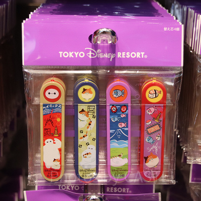 ベイマックスとモチのイラストが描かれた替え芯セット