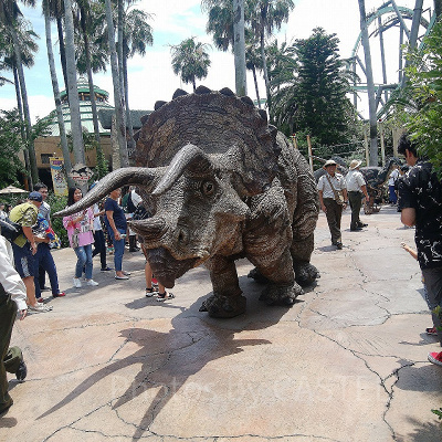 スーパーリアルな赤ちゃん恐竜が登場！