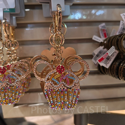 アナハイムディズニーのキーチェーン：カップケーキ風キーチェーン