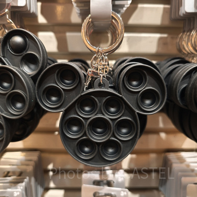 アナハイムディズニーのキーチェーン：プッシュポップミッキー