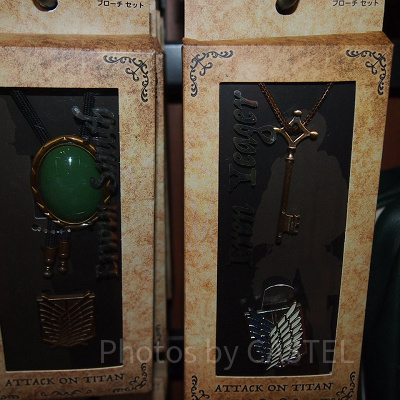 進撃の巨人ブローチセット