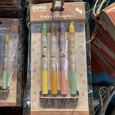 ボールペン〈フリクションペン〉セット（ダッフィー＆フレンズのオータム・ストーリーブックグッズ）