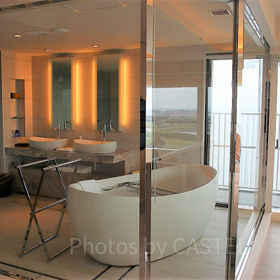 「ベイフロントスイート」のバスルーム