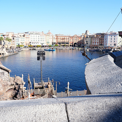 フォートレス・エクスプロレーションの自由席からの眺め（昼間に撮影）