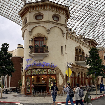 「ビバリーヒルズ・ブランジェリー」：ビバリーヒルズ72番地