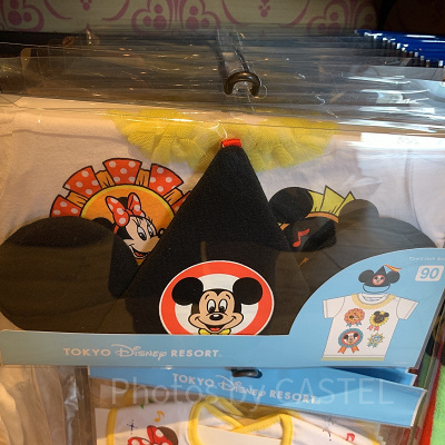 誕生日のベビーTシャツ帽子付き