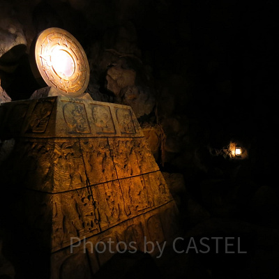 若さの泉がある場所を示す銅鏡