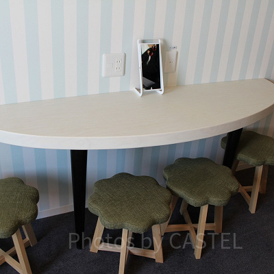 2段ベッドルーム（ボタニカル）のテーブルセット