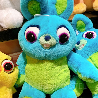 バニーぬいぐるみ（フラッフィープラッシー）