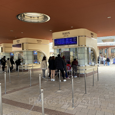 ユニバは再入場できる？