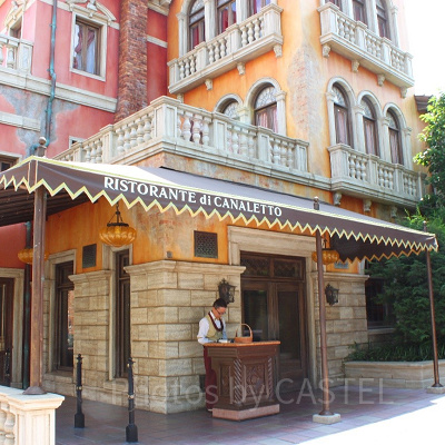 運河沿いのレストラン