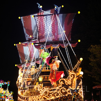 フック船長と海賊船