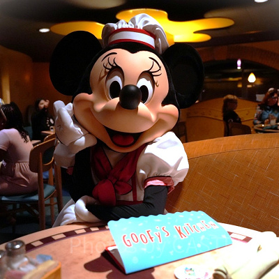 カリフォルニア・アナハイムディズニーのキャラクターダイニング：ミニーマウス