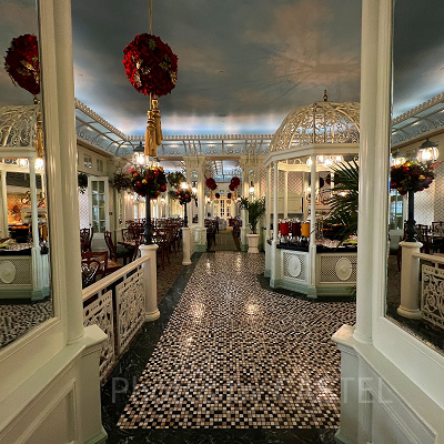 香港ディズニーランドホテルのキャラクターダイニング「エンチャンテッドガーデンレストラン」