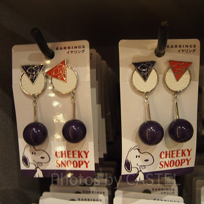チーキースヌーピーイヤリング