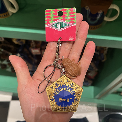 蛙チョコレートのバッグチャーム