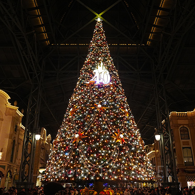 ワールドバザールのクリスマスツリー（2023）