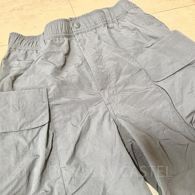 ポケットの多い服