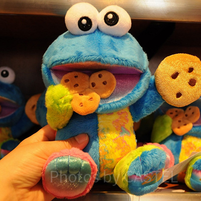 クッキーモンスターの20周年ぬいぐるみ